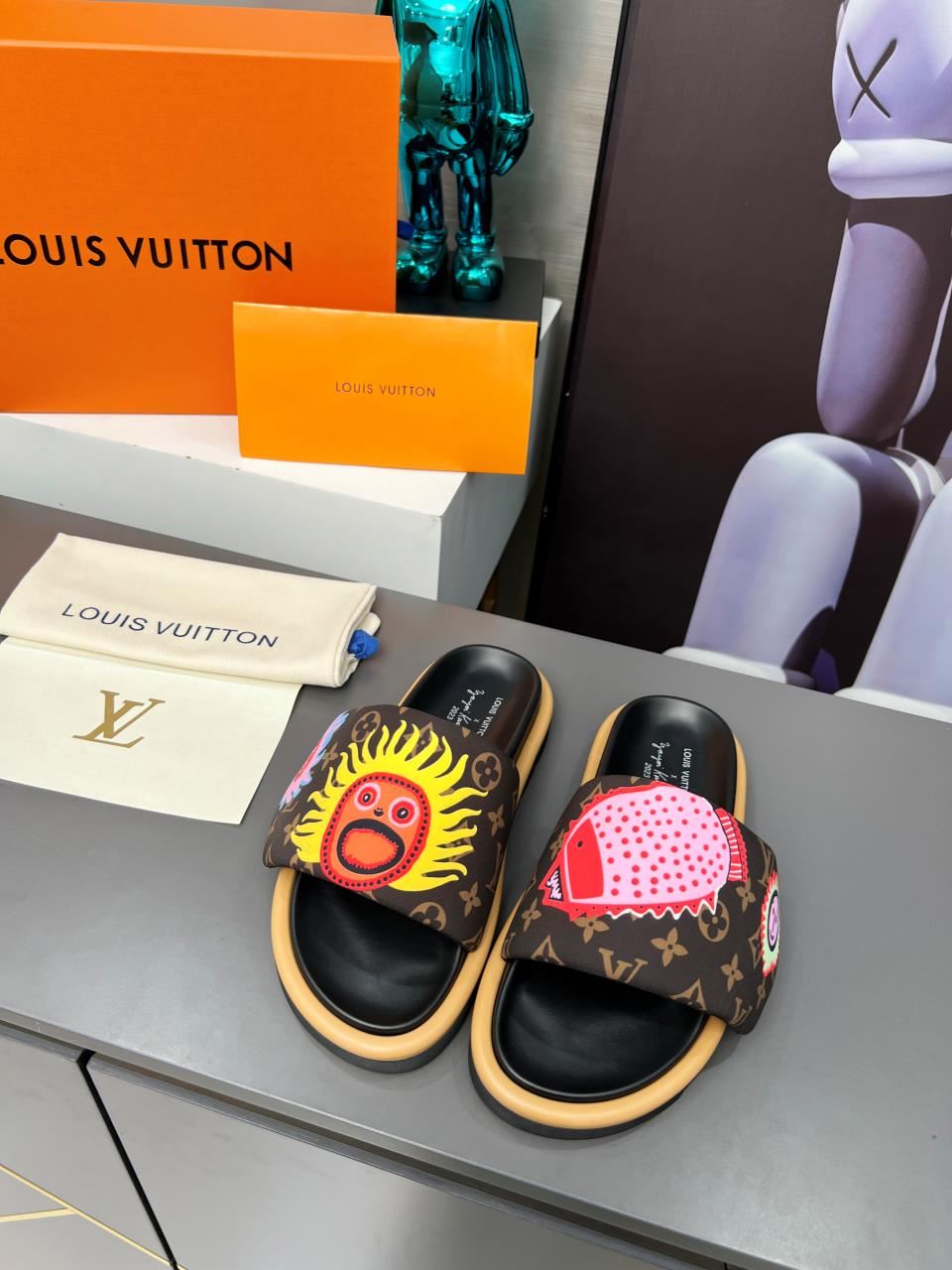 Louis Vuitton Slippers